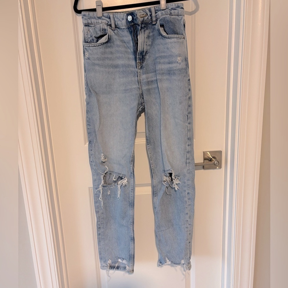 Zara High Waist Ripped Boyfriend Jeans Size 4